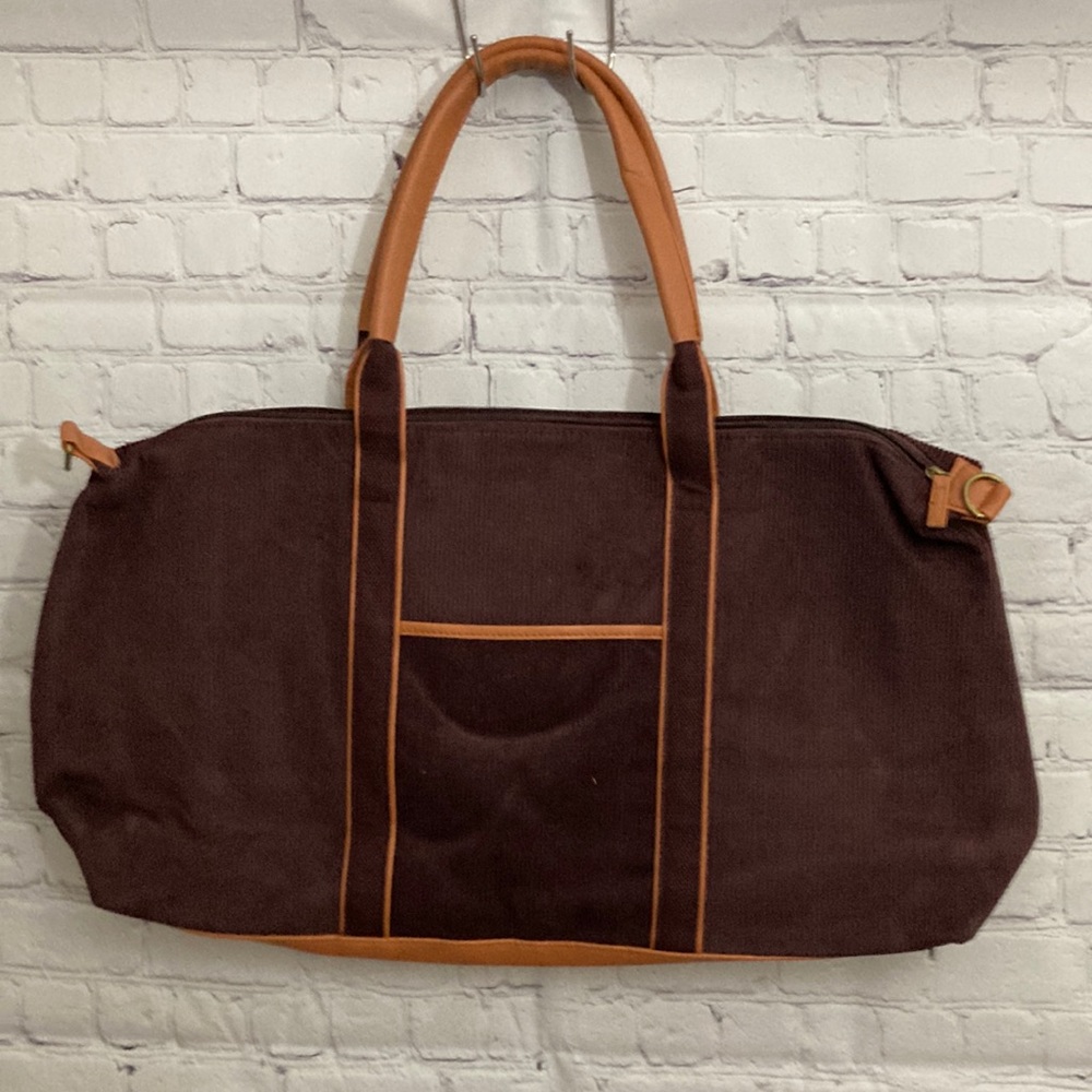 NEW - DSW weekender bag 🌷